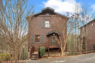 Bear Path Lodge - HotTub, Pool Table, Arcade Machine, Fireplace - Minutes to Downtown Gatlinburg - Gatlinburg - 1