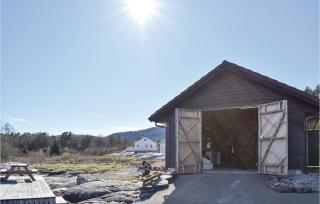 4 Bedroom Gorgeous Home In Hervik - 3