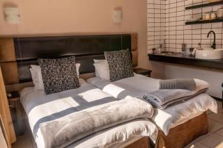 Easy overnight in Bloemfontein - Bloemfontein - 5