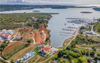4 Bedroom Gorgeous Home In Pomer - Pomer - 8