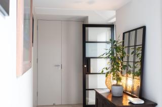 Stunning, architecturally designed Garden Studio with Parking - 3