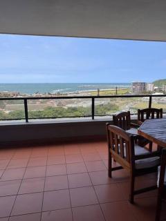 Accommodation Front - Spacious 6 Sleeper Across Ushaka - Durban - 7