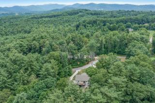 BRAND NEW 10 Min to Downtown and Private HOT TUB and Arcade - Asheville - 8
