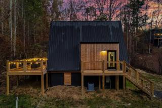 An Escape to the Forest, A Smoky Mountain A-Frame Cabin, Couple's Romantic Get-away! - Sevierville - 2
