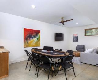 BRAND NEW 10 Min to Downtown and Private HOT TUB and Arcade - Asheville - 3