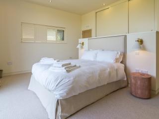The Cotswold Barn - Ampney Crucis - 1