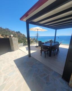 La Mer Villa - Entire Cottage - Plomarion - 2