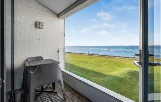 2 Bedroom Cozy Apartment In Ebeltoft - 0