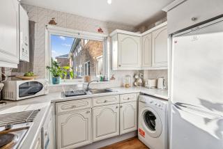 2-Bed spacious London Flat - East Barnet - 8