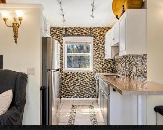 Bright and sophisticated apt at the ranch with mountain views - 0