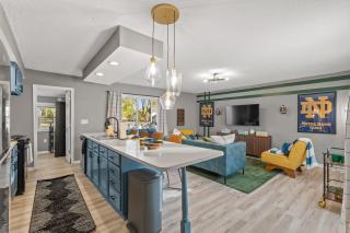 3BD Family Retreat - 4 Mins to UND - Yard Games - South Bend - 7