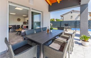 3 Bedroom Amazing Home In Stinjan - Štinjan - 3