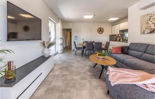 3 Bedroom Amazing Home In Stinjan - Štinjan - 7