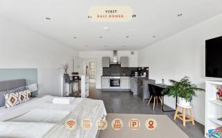 Salí Homes - Charming Studio Apartment in Heart of Bayreuth with Balcony - Bayreuth - 0