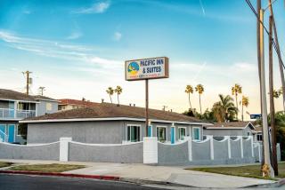 Pacific Inn and Suites - San Pedro - 0