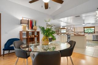 Tropic House! Spacious private tropical oasis with heated pool! - Bradenton - 2