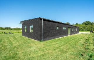 Seven-Bedroom Holiday Home In Glesborg - Glesborg - 2