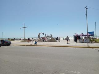 Mar de Ana, Frente al mar, interno a una cuadra del centro - 2