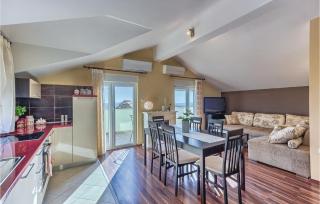 Four-Bedroom Holiday Home In Vinovo Gornje - Gornje Utore - 1
