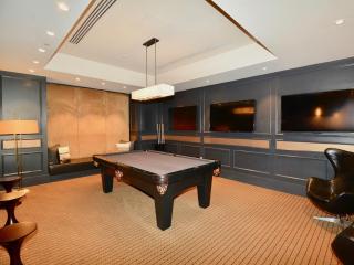 Executive Suite at Crystal City - 1BR, Metro, Gym, Pool, Sauna, 2 Queen Beds - Arlington - 2