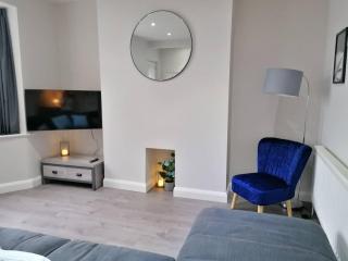 Newly Extended 3 Bed Family Home Near Graves Park - 5