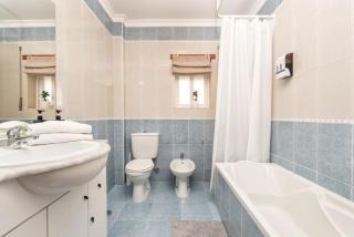 BnB Homes Apartment with cozy Terrace & 2 Swimming pools near the heart city - Albufeira - 4