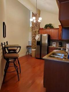 Diamondhead Comfort Condo - Hot Springs - 1