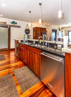 Starboard Point: Stunning Luxury Condo in the heart of DL! - Detroit Lakes - 2