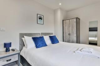 3 Bed Refurbished, Modern House, Wifi, Patio Area - 7