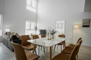 Chic Urban Retreat in Heart of LA, 2 Bedroom and 1 Loft - Los Angeles - 0
