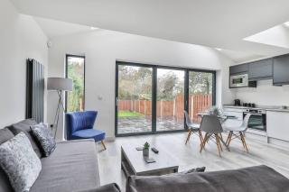 Spacious, Modern 2 Bed Apartment With Ensuites - Sheffield - 4