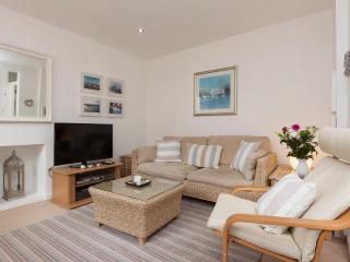 Snugglers Cove Apt 2 - Dartmouth - 9