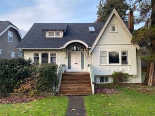 Charming Kits Character House - Vancouver - 0