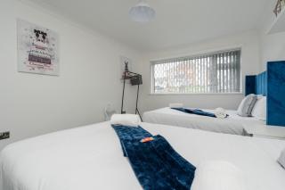 Hillcrest Apartments - 8