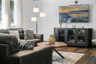 Dream Moon House - Great Location, Hot Tub, Game Room, Pool Table, Air Hockey, Foosball - 5