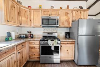 High Hopes - Walk to Lake & Village, Bumper Pool, Fireplace - 1
