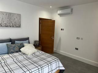 The Luxury Spacious 4 bedroom Villa - 3