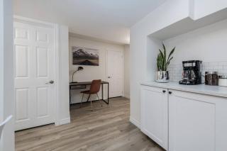 Modern & Cozy 1 Bedroom with fast Wi-Fi, BBQ & Patio - Barrie - 1