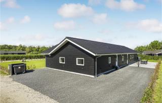 Stunning Home In Hadsund With Five Bedrooms And Wifi - Hadsund - 1