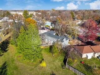 Parkside Getaway- Spacious Six Bedroom Home for Families & Friends - 3