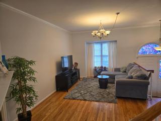 Spacious Quiet 3 Bedrooms Townhome Free Parking, Sleeps-9 - 3