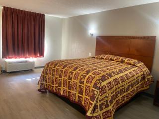 American Inn and Suites - Atlanta Airport Jonesboro I-75 - 1