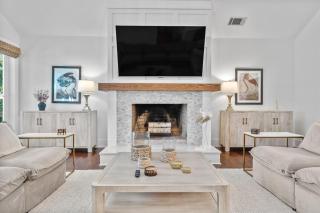 Luxurious 4 - Bedroom Sea Pines Home with Pool, Fire Pit, & Golf Course Views - Sleeps 12 - Hilton Head Island - 9