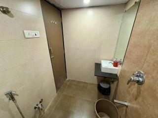 1 Bedroom Studio Apartment- Close to BKC - Mumbai - 3