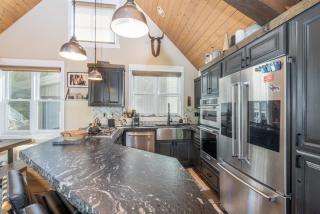 Main Street Tri-plex close to everything! - 9