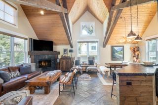 Main Street Tri-plex close to everything! - 7