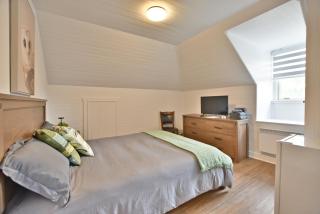 Chambre 305 de l'hôtel Victoria confortable et moderne - Saint-Pascal - 9