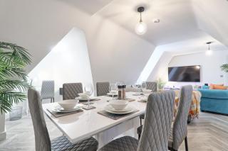 Writtle Massive 4 Bedroom Apartment with Parking In Gorgeous Countryside Location & Short Drive to Chelmsford City Centre Contractors Welcome - - 2