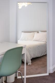 Aura Room - Kingsize minimalist room in Luton - Luton - 4