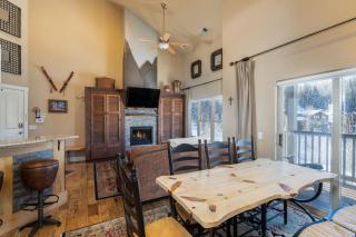 Fabulous condo close to Chair lifts 1 and 10 in Meadows Area - 8